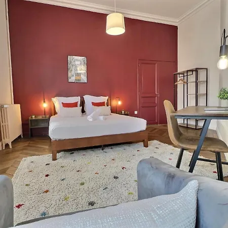 Cozy Appart* Standing * Hyper Centre * Billard Apartment Angers