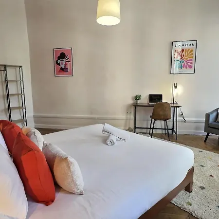Cozy Appart* Standing * Hyper Centre * Billard Apartment Angers