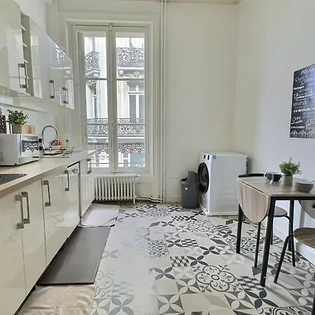 Cozy Appart* Standing * Hyper Centre * Billard Apartment
